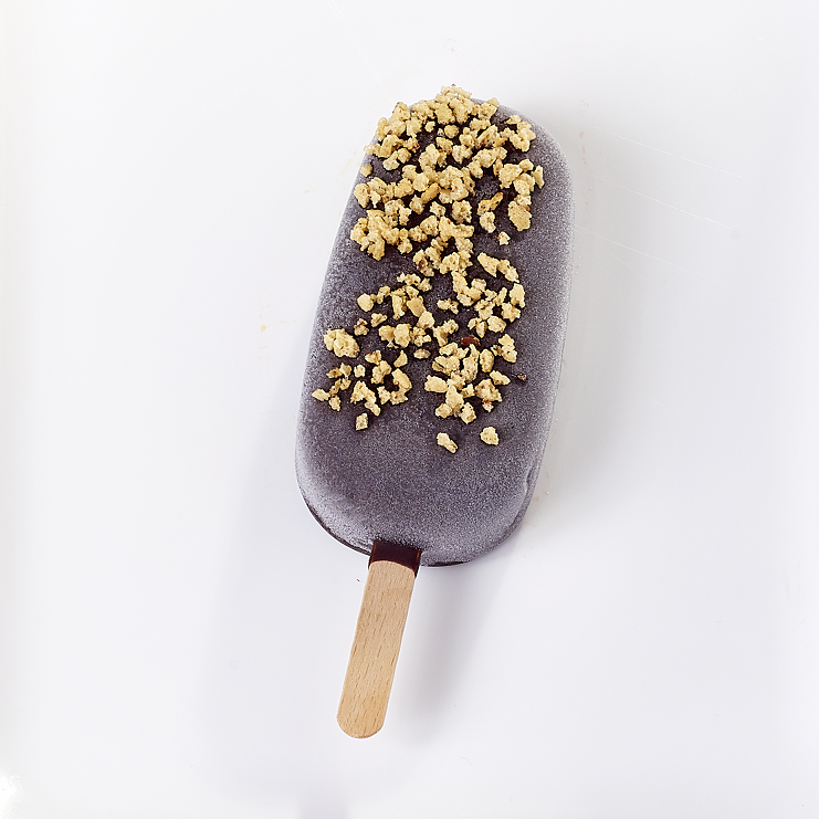 domácí smetanový nanuk s čokoládou a oříšky - Baštova zmrzlinárna